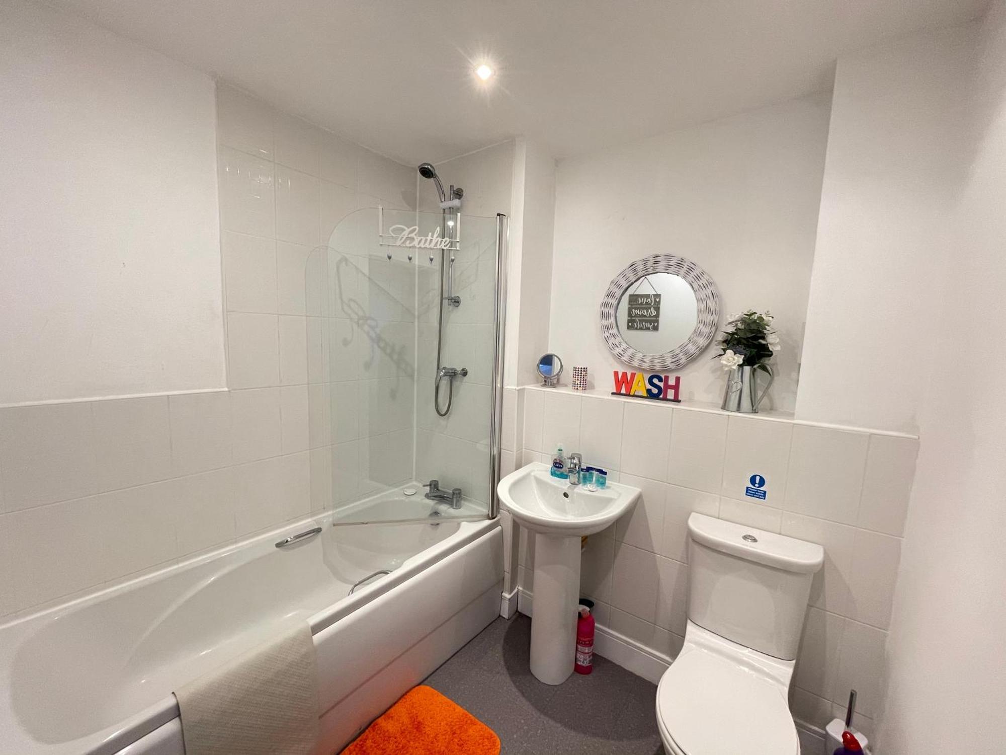 Grand Central Apartments Дерби Номер фото